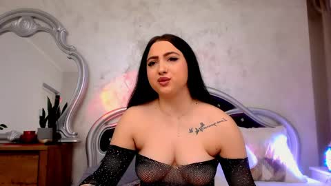 Mia online show from 04/08/26, 05:46