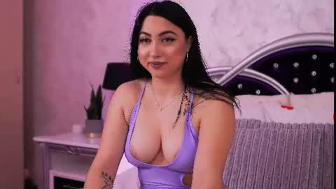 Snapshot of luckyymia chatting on 07/17/26, 05:18 Mia online show from 07/17/26, 05:18