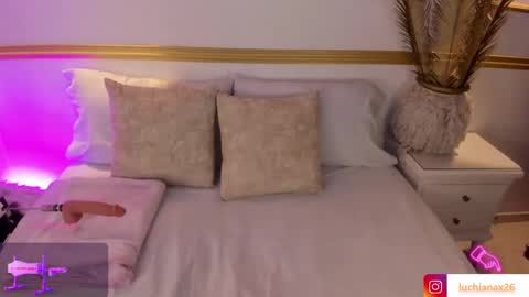 lucy online show from 01/05/25, 02:27