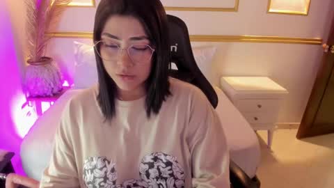 lucy online show from 03/11/25, 08:30