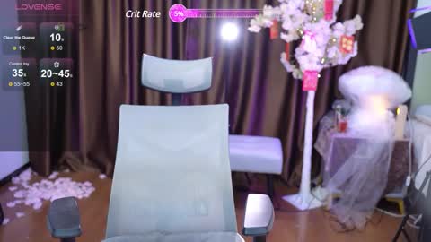 Lucy online show from 02/24/25, 01:46