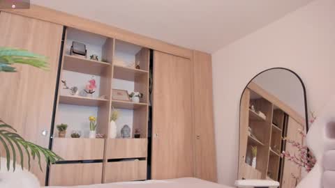 Snapshot of lucy__loud chatting on 02/05/25, 03:45 Paula           online show from 02/05/25, 03:45