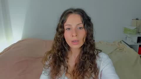Snapshot of lucy__ray chatting on 05/22/26, 08:03 lucy__ray online show from 05/22/26, 08:03