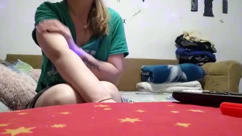 Snapshot of lucy_angel5 chatting on 01/24/25, 04:59 Lucy online show from 01/24/25, 04:59