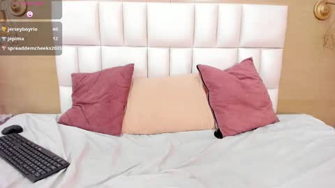 lucy_canel online show from 09/25/25, 09:02