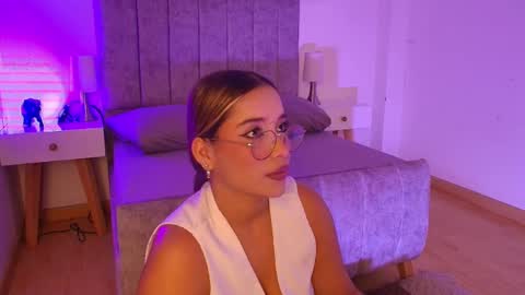 lucy online show from 04/02/26, 03:37