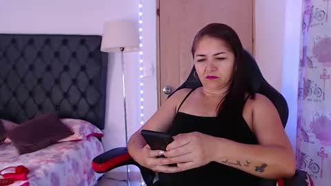 Snapshot of lucy_chanel chatting on 01/04/25, 02:46 lucy online show from 01/04/25, 02:46