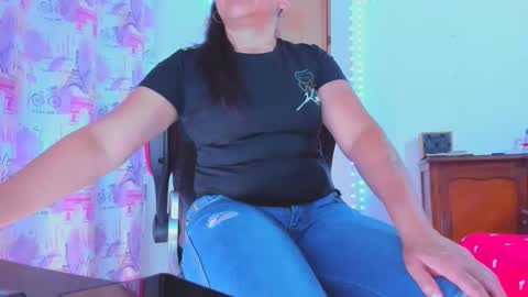 lucy online show from 04/18/26, 02:48