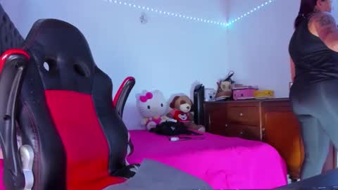 lucy online show from 03/10/26, 02:16