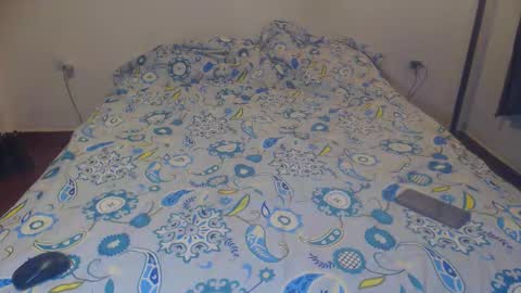 Snapshot of lucy_dreams69 chatting on 10/04/25, 12:19 Lucia online show from 10/04/25, 12:19