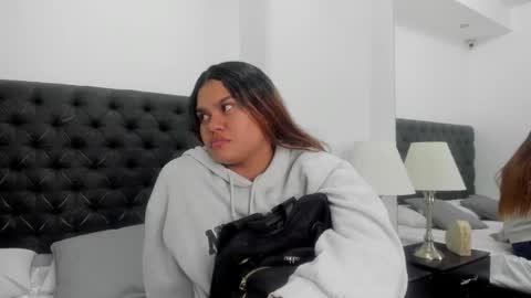 lucy_garzon online show from 03/25/26, 11:49