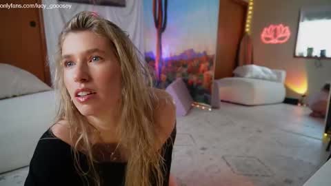 Lucy. online show from 10/08/25, 10:18