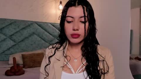 Lucy Greys online show from 03/26/26, 10:54