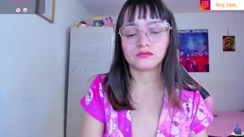 Snapshot of lucy_hess_ chatting on 05/27/26, 08:50 Lucy online show from 05/27/26, 08:50