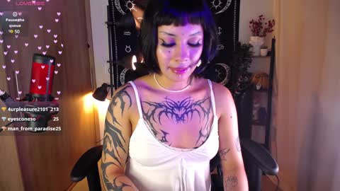 lucy meoww online show from 12/31/24, 01:15