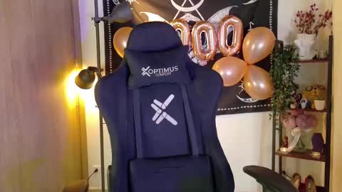 lucy meoww online show from 02/14/25, 12:51