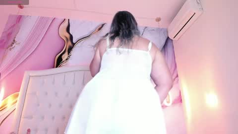 Lucy online show from 04/18/26, 07:07