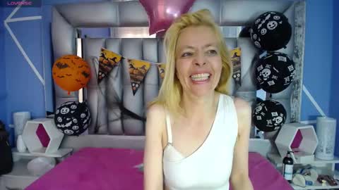  SleepyAbuela online show from 10/28/25, 01:58