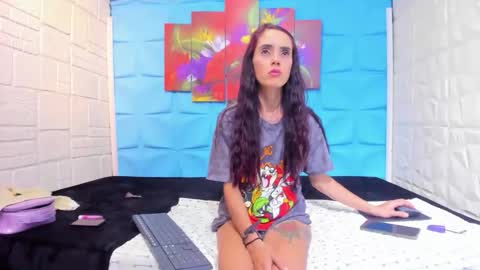 Lucy unlimit come back here  online show from 01/15/26, 03:00