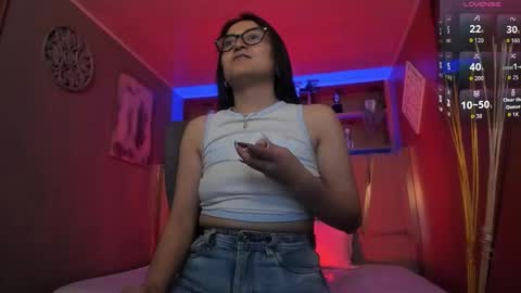 Snapshot of lucy_williiams chatting on 10/17/25, 11:24 Lucy online show from 10/17/25, 11:24