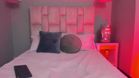 Lucy  online show from 02/20/26, 07:36