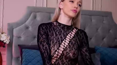 Snapshot of lucyaddison chatting on 02/20/25, 05:33 LucyAddison online show from 02/20/25, 05:33
