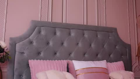 Snapshot of lucyaddison chatting on 10/27/25, 04:27 LucyAddison online show from 10/27/25, 04:27