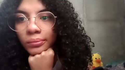 Snapshot of lucybellea chatting on 10/21/25, 06:19 Lucia online show from 10/21/25, 06:19