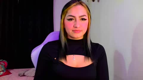 Snapshot of lucycherry__ chatting on 12/06/24, 11:03 LUCIA  online show from 12/06/24, 11:03