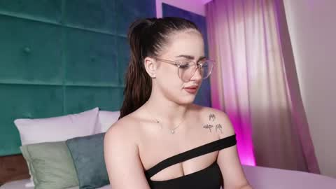 Snapshot of lucylexton chatting on 06/06/26, 04:50 Lucy Lexton online show from 06/06/26, 04:50