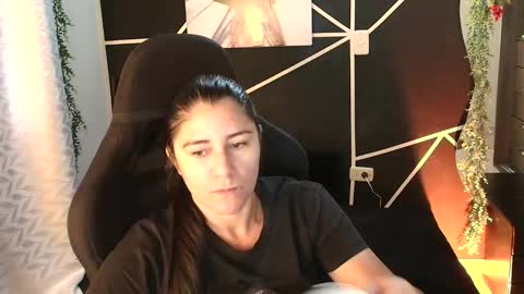 Snapshot of lucyli_ chatting on 05/13/26, 12:24 LUCY online show from 05/13/26, 12:24