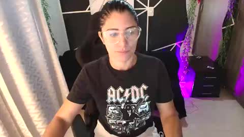 Snapshot of lucyli_ chatting on 05/17/26, 02:24 LUCY online show from 05/17/26, 02:24