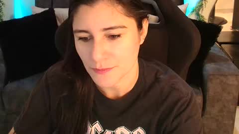 Snapshot of lucyli_ chatting on 05/30/26, 02:58 LUCY online show from 05/30/26, 02:58