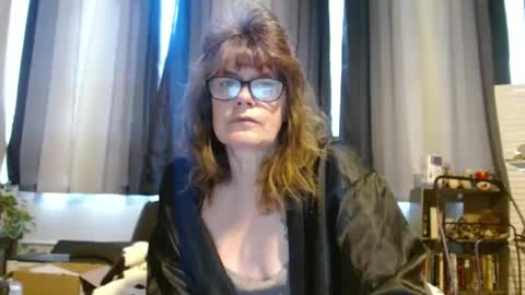 lucylling online show from 02/25/25, 03:05