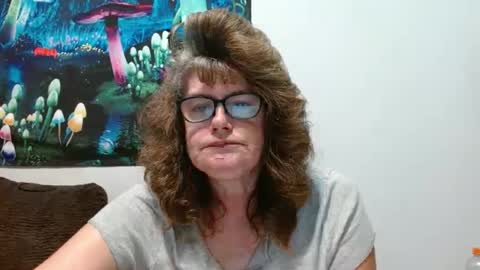 lucylling online show from 09/17/25, 01:46