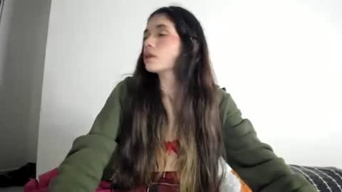 lucyportman online show from 04/12/26, 06:29