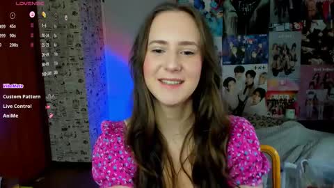 Snapshot of lucyrose33 chatting on 09/23/25, 04:59 Lucy Rose online show from 09/23/25, 04:59