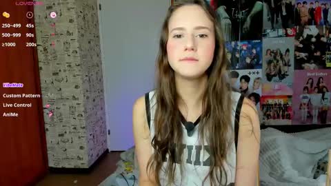 Snapshot of lucyrose33 chatting on 09/28/25, 07:47 Lucy Rose online show from 09/28/25, 07:47