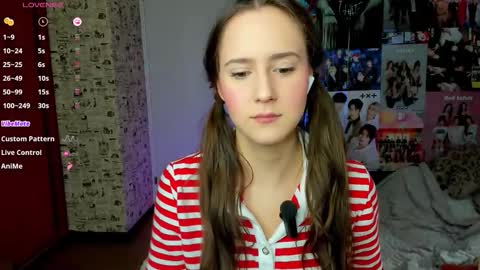 Snapshot of lucyrose33 chatting on 10/01/25, 03:29 Lucy Rose online show from 10/01/25, 03:29
