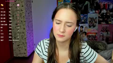 Snapshot of lucyrose33 chatting on 10/02/25, 04:41 Lucy Rose online show from 10/02/25, 04:41