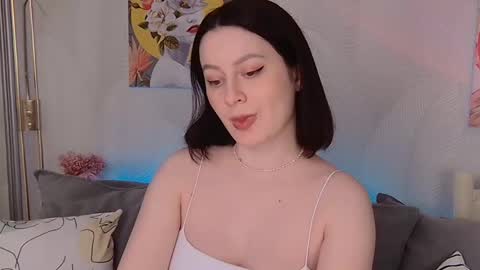 Snapshot of lucyrosy chatting on 12/17/24, 06:42 Lucy online show from 12/17/24, 06:42