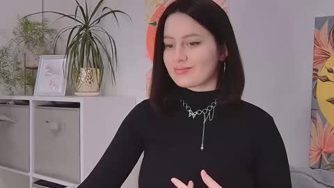 Snapshot of lucyrosy chatting on 01/09/25, 05:43 Lucy online show from 01/09/25, 05:43
