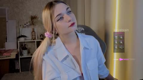 Snapshot of lucysbrain chatting on 11/02/25, 05:26 Lucy online show from 11/02/25, 05:26