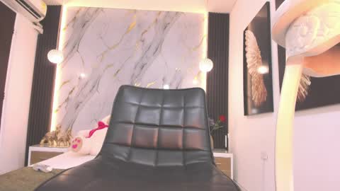 Luciana online show from 03/11/25, 01:16