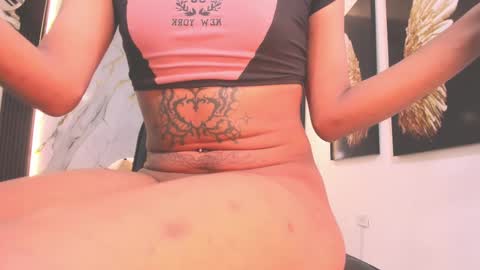 Luciana online show from 03/11/25, 07:48