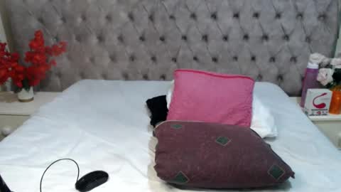 XOXO online show from 01/31/25, 03:30