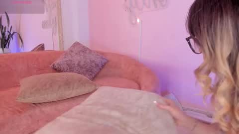 Lucy online show from 11/28/25, 04:48