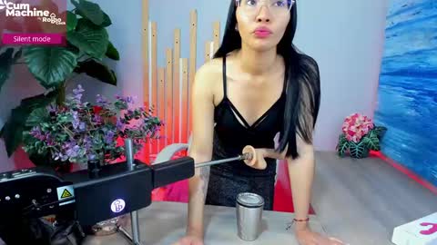 Lucy Liiu online show from 09/09/25, 12:59