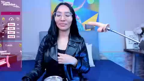 Lucy Liiu online show from 09/12/25, 01:11