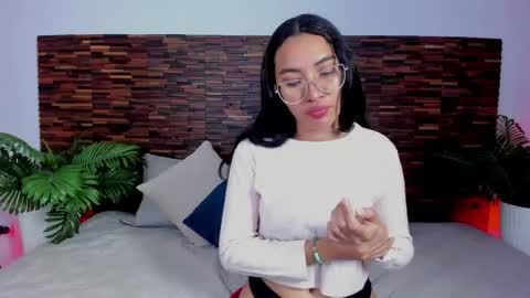 Lucy Liiu online show from 04/18/26, 12:03